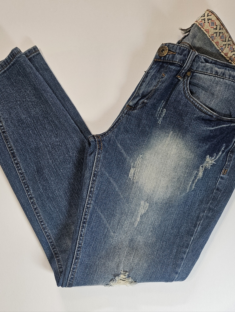 Mudd Jeans Juniors Size 13 Straight Leg Distressed Medium Wash‎ Low Rise Denim